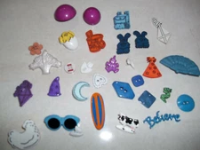 LOT OF VINTAGE BUTTONS ASSORTMENT SIZES MATERIALS AND SHAPES  CRAFTS  