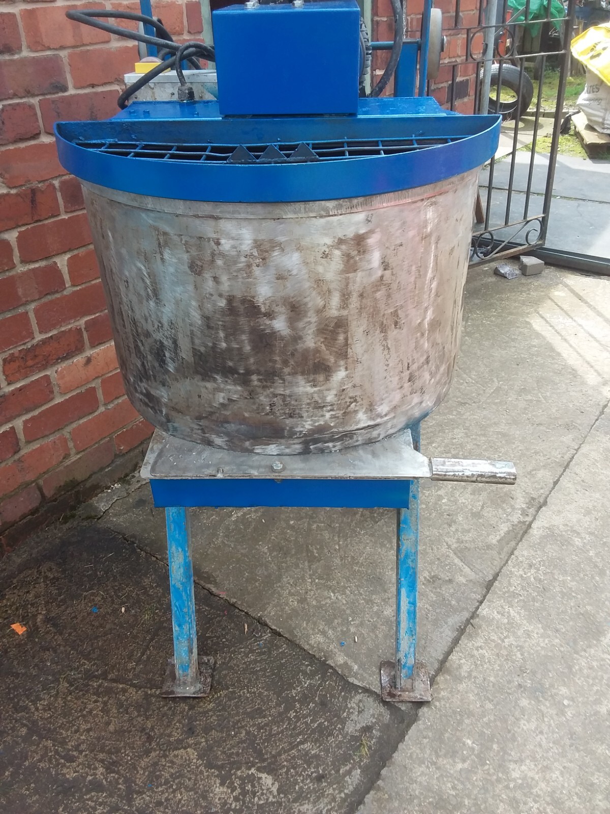 REFINA FORCED ACTION PAN MIXER eBay