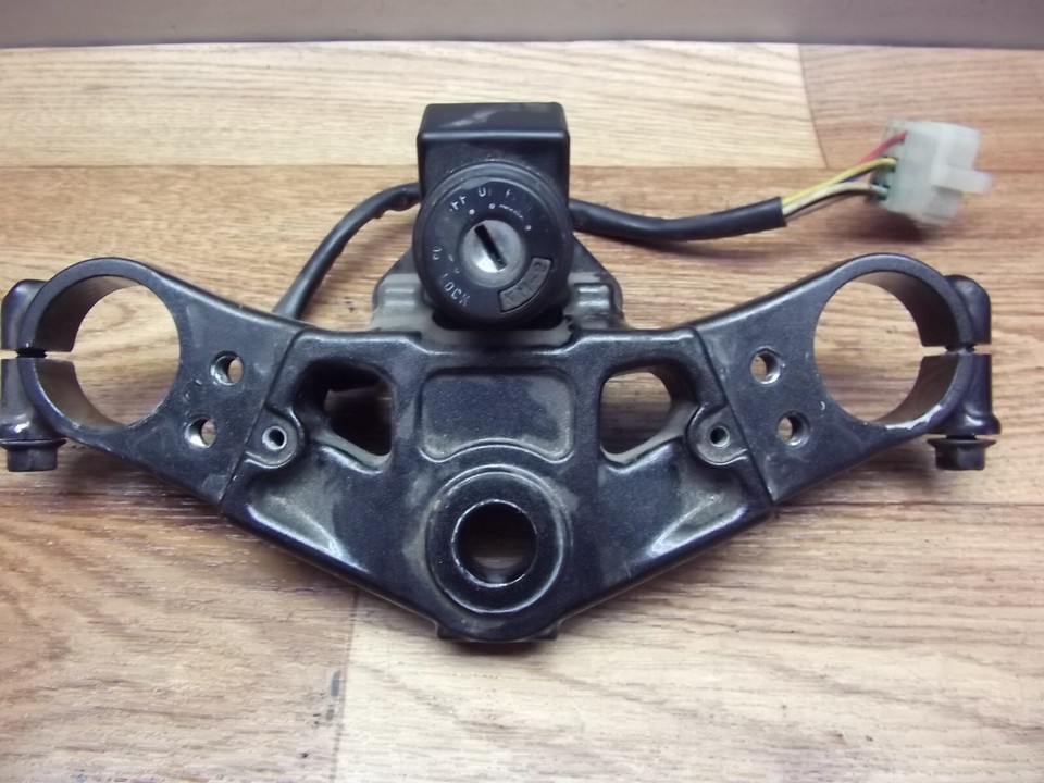 Kawasaki GPX750 R ZX750F 87-89 Upper Fork Bridge + Ignition Lock | eBay UK