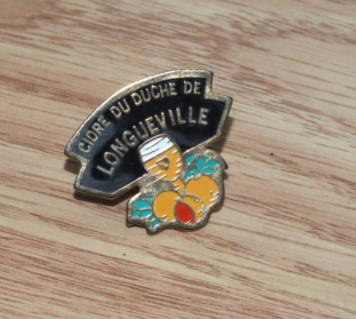 Gold Tone Cidre Du Duche De Longueville Collectible Souvenir Lapel Pin