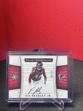 2017 Panini Limited Team Trademark Signatures Red /10 Vic Beasley