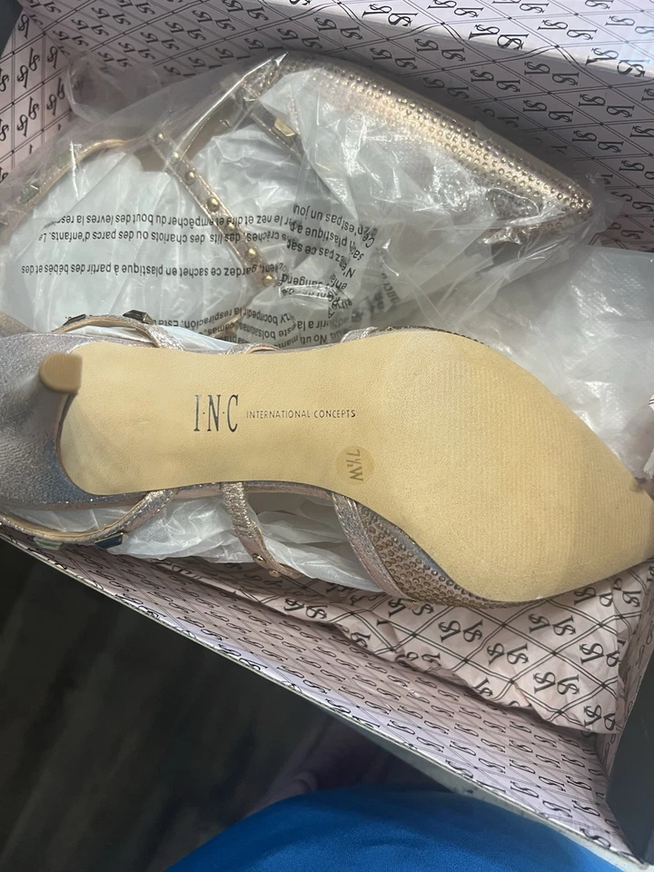 Tacones para mujer Inc International Concepts 7,5 W Foto 2 de 3