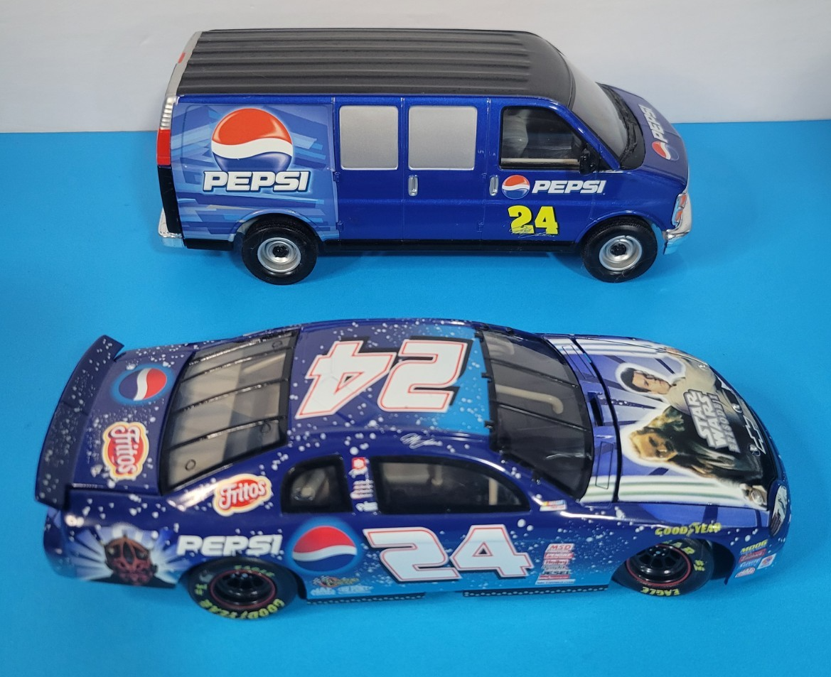 Jeff Gordon 2003 Pepsi Talladega Van Nascar 1/24 & Star Wars Monte
