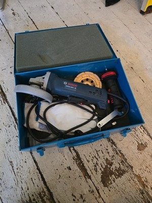 Bosch Angle Grinder GWS10-45PE Wit Case And Accessories 
