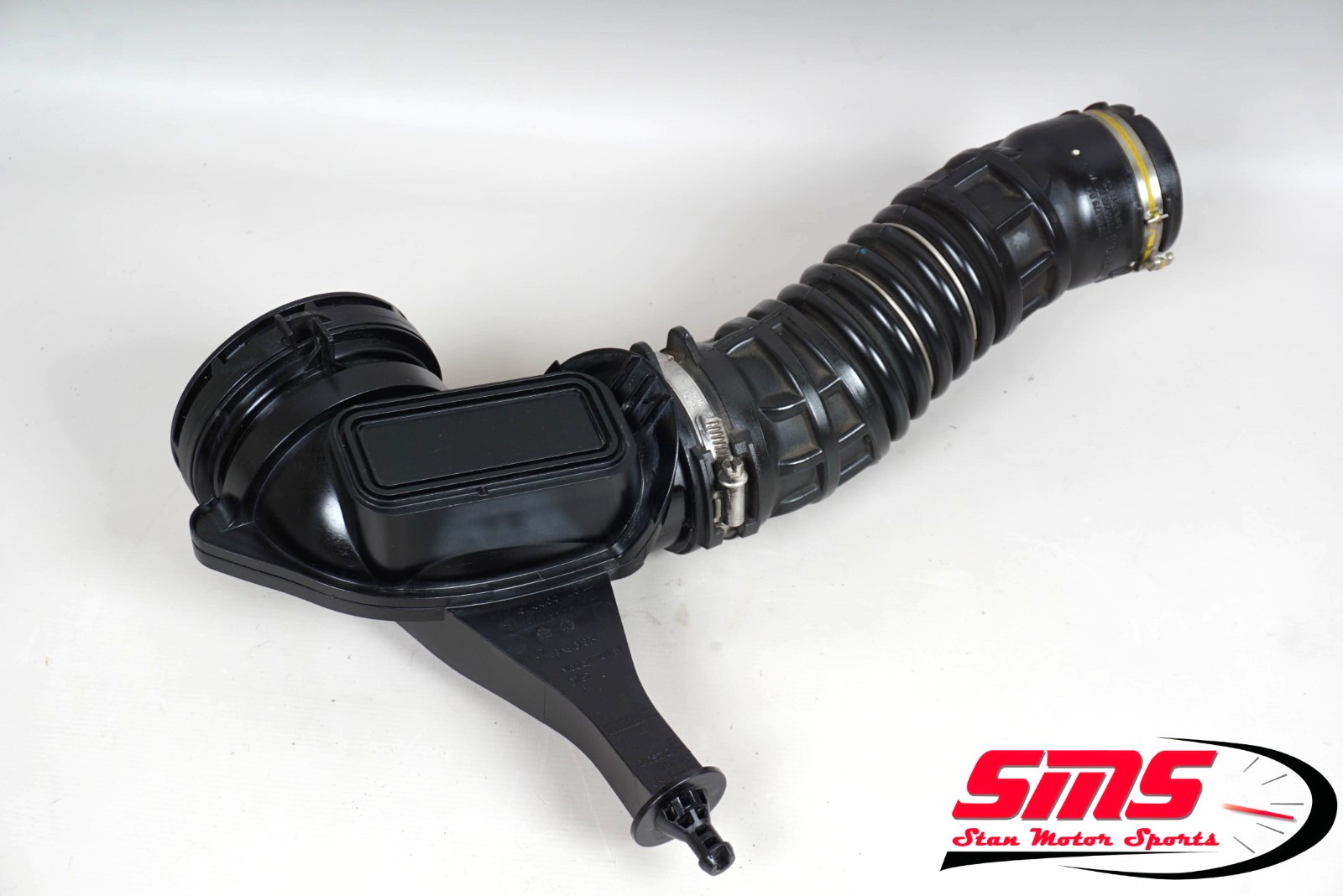17-24 Maserati Quattroporte M156 3.0L Right Air Intake Pipe Hose Tube RH OEM
