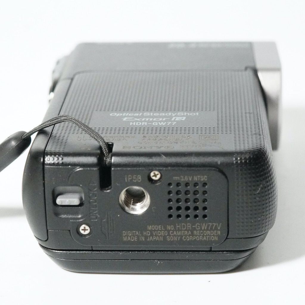 ソニー HDR-GW77V Sony HDR-GW77V Handycam is waterproof up to 16 feet and coming to