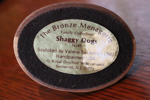 The Bronze Menagerie Family Collection Shaggy Dogs - Picture 3 of 3