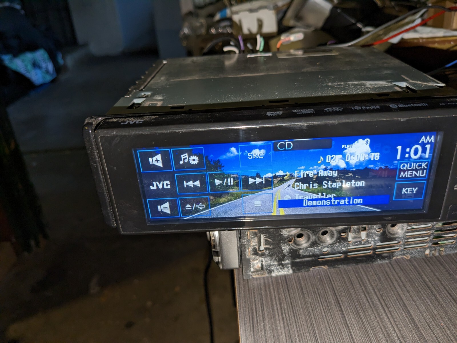 JVC KDCAVX77 chameleon good working condition kdcavx77 touchscreen car