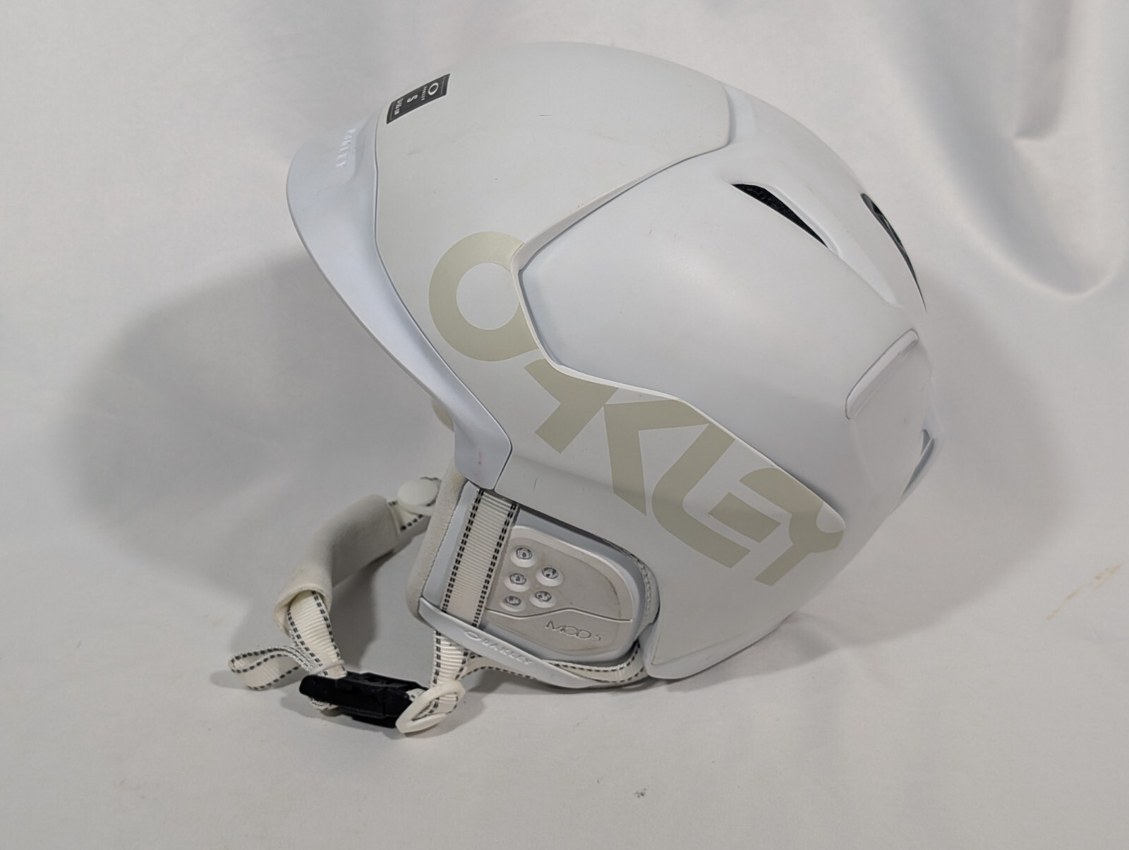 Oakley MOD5 Helmet Size S White Snowboard Ski - Good Condition, Broke Clip