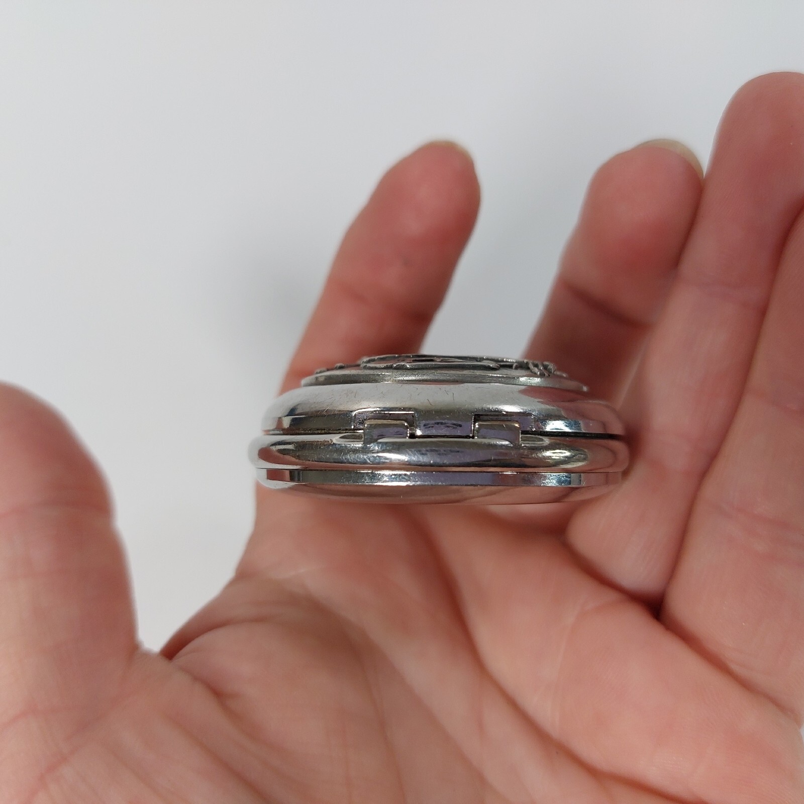 A E Williams Pocket Watch Quartz Pewter Music Design Full Hunter Boxed