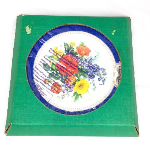 Vintage 1983 Wedgwood Fine Bone China Collectible Chelsea Pride Floral Plate - Picture 2 of 6