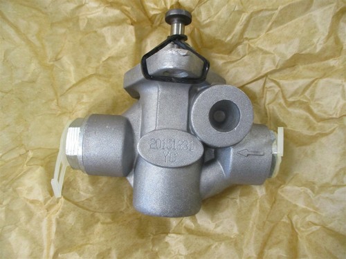 5010870R91 1876108C92 INTERNATIONAL LOW 