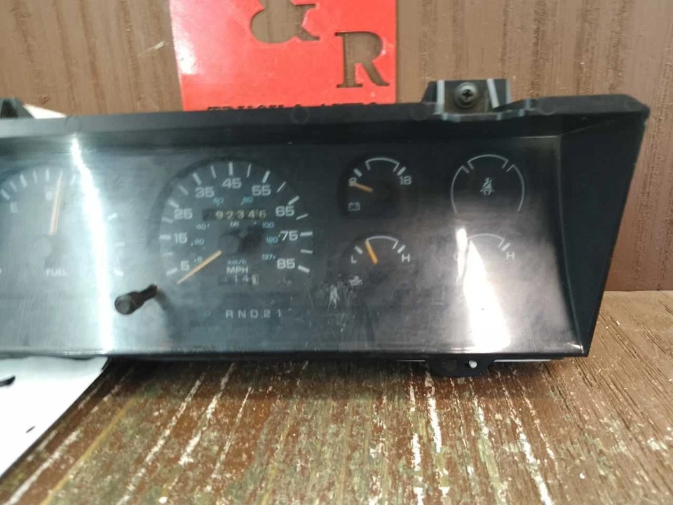 1987 DODGE DAKOTA SPEEDOMETER GAUGE INSTRUMENT CLUSTER  - Imagem 4 de 4
