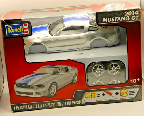 REVELL - 2014 MUSTANG GT - Pre-Painted Model Kit - 1/25 Sc. - Open Box/Complete - Picture 1 of 13
