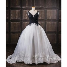 Vintage Ivory And Black Gothic Wedding Dresses Beaded Lace Applique Tulle Gowns