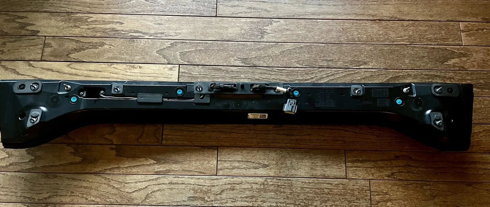 2015-2019 DODGE CHARGER REAR TRUNK CENTER LED TAIL LIGHT LAMP PANEL OEM - Image 3 of 4