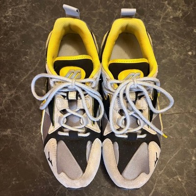 MIZUNO WAVE RIDER 1S Gray x Black x Yellow