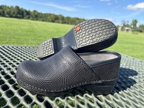 Dansko Pro XP Black Moray Leather Clogs Slip Resistant Shoes 3906-830202  35