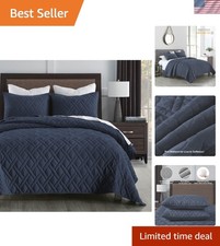 Three-Piece Navy Blue Quilt Set - Classic Diamond Pattern for -Round Comfort