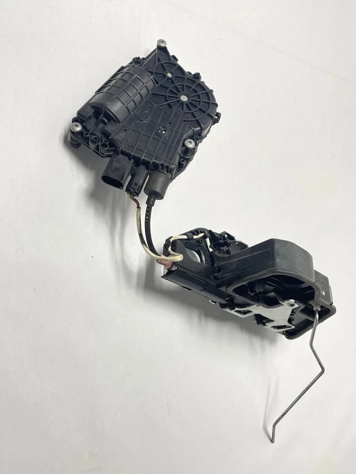 Cerradura puerta trasera derecha BMW 528i 535i 550i 11-16 con cierre suave 7154516 OEM Foto 2 de 4