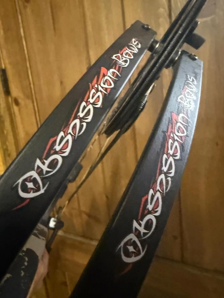 USED Obsession Hemmorhage Compound Bow RH 31'' 70lb Camo Hunting Bow - Image 2 of 2