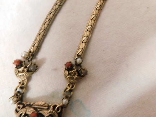 VTG Gold Tone w/ Dangles and Stones 15" w/ 3" Pendant - Picture 10 of 10