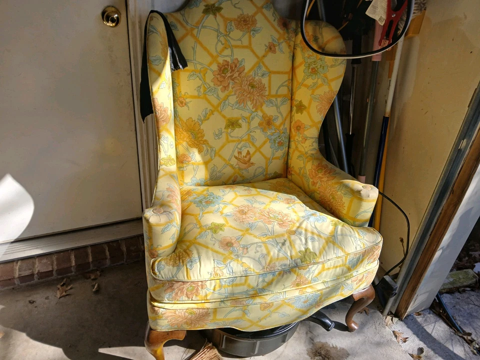 2 sillas amarillas vintage excelente estado súper cómodas #375 ob. Foto 2 de 4