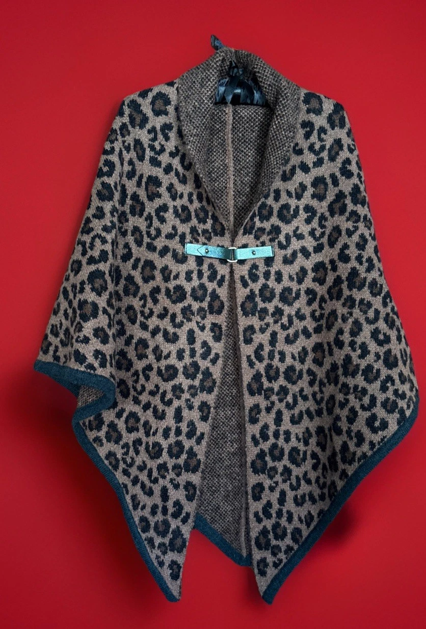 KURT GEIGER London Gorgeous LEOPARD 🐆 Buckled Poncho Cape NWT $148 RARE