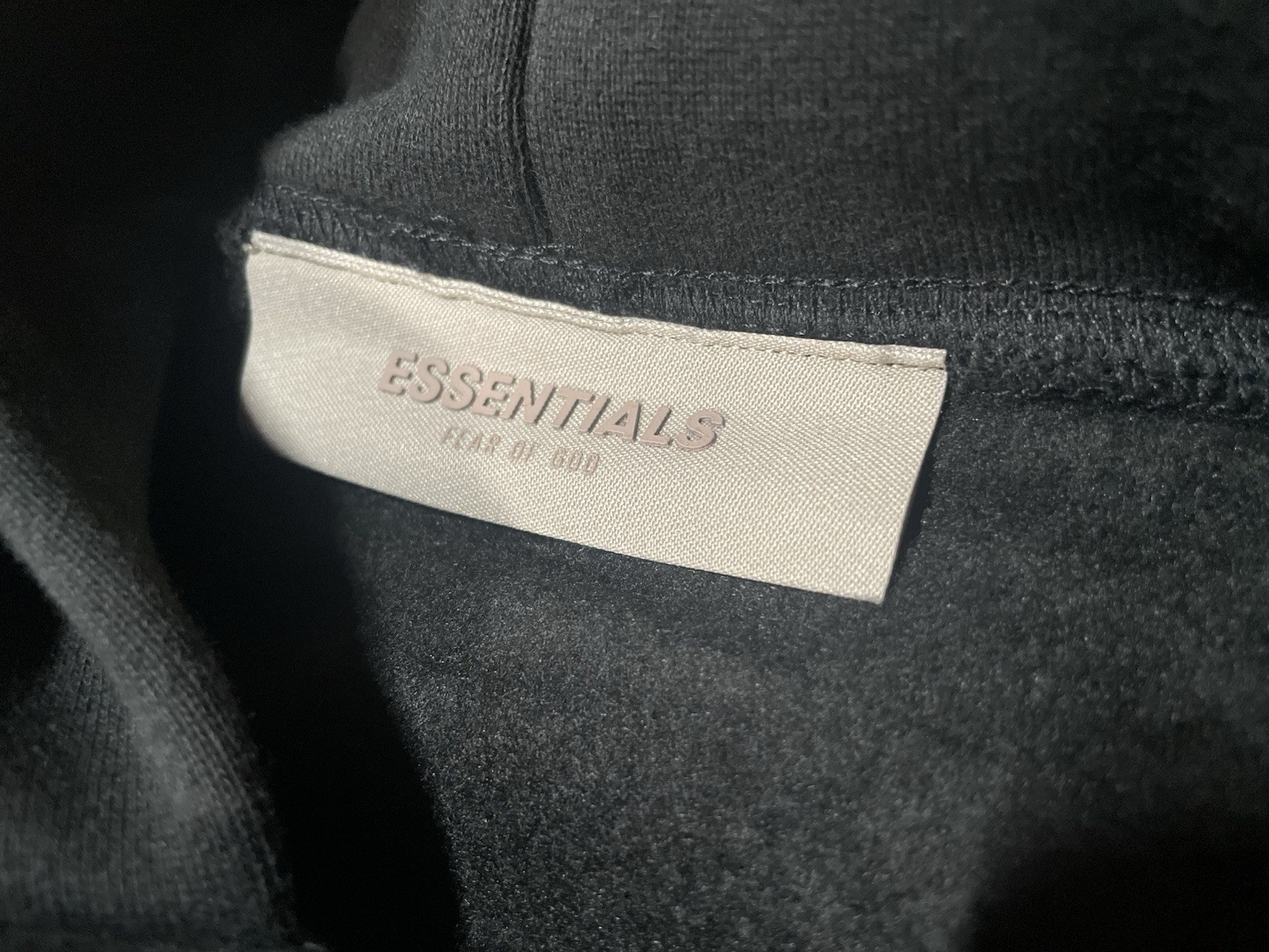 Men’s Black Small Essential Hoodie FEAR OF GOD thumbnail 6