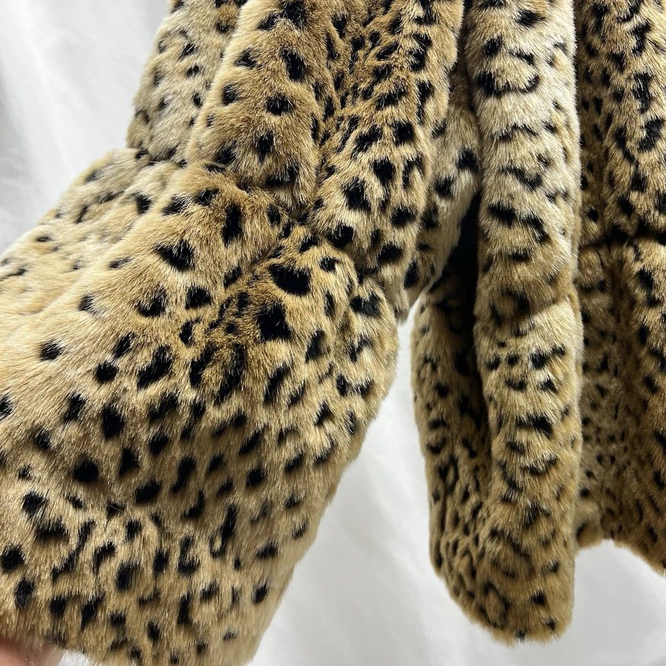 Abrigo corto de piel sintética con estampado animal INC International Concepts botón talla XL Foto 3 de 4