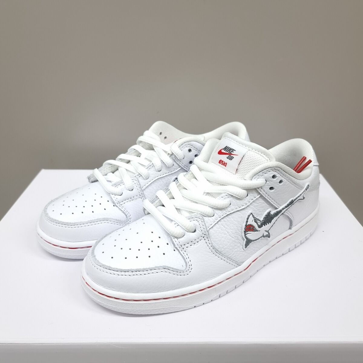 NIKE SB DUNK LOW PRO x OSKI NIKE SB DUNK LOW PRO x OSKI
