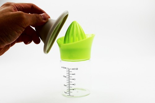 Glass 5 oz Citrus Juicer Strainer and Silicone Cap with Measurement Marking - Picture 9 of 12