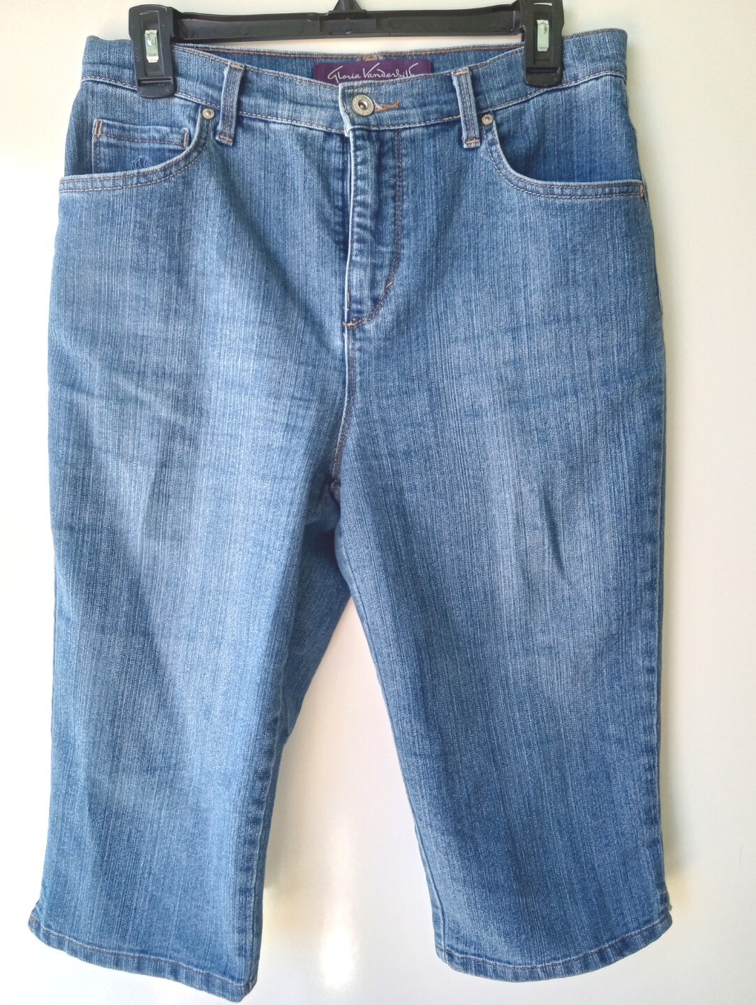 Gloria Vanderbilt Amanda Light Blue Denim Capri Pants for Women Size 8