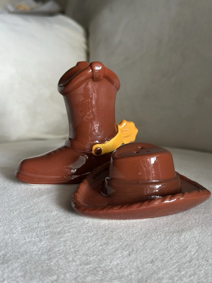 Saleros y pimenteros temáticos amaderados Disney & Pixar Toy Story 4 | Juego de cerámica Foto 2 de 2