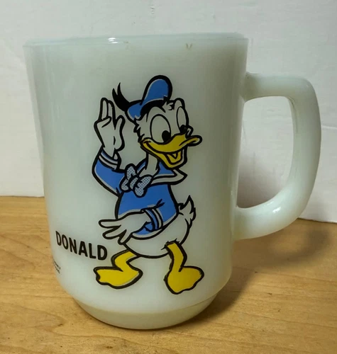 DONALD DUCK Milk Glass Mug Anchor Hocking VINTAGE