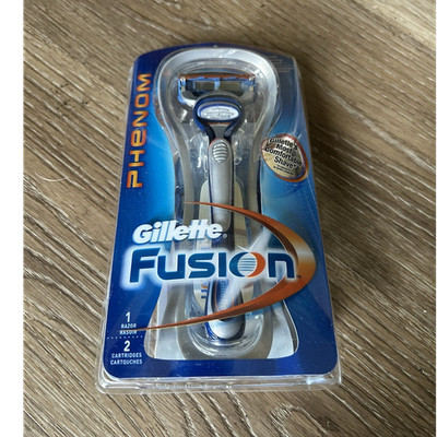 Gillette Fusion Phenom Men s Cartridge Razor 5-Blade + Handle, 2 Cartridges