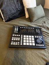 Native Instruments Maschine Studio Sampler , 16 Pads, MIDI, Free Interface