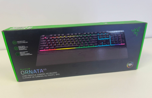 Razer Ornata V3 Full-Size Wired Mecha-Membrane Gaming Keyboard for PC Chroma RGB - 第 1/2 張圖片