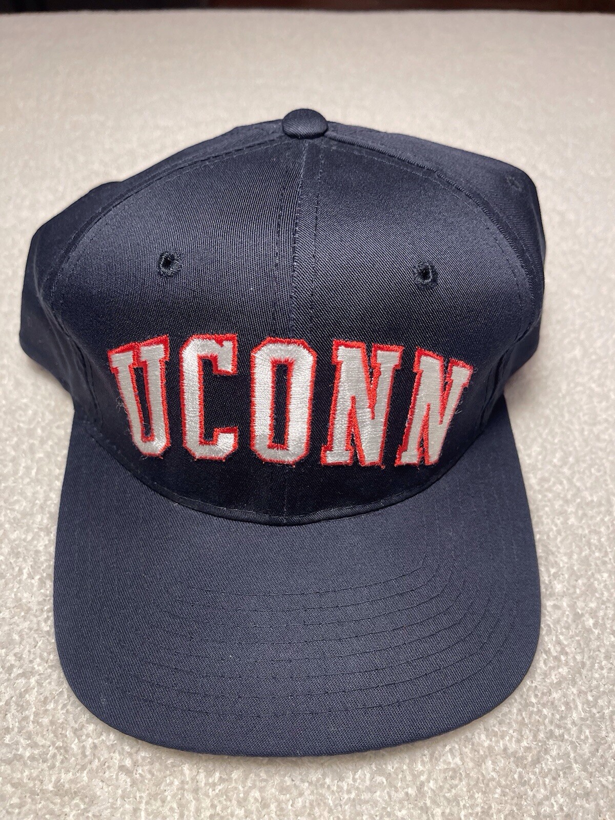 Vintage 90s UConn Huskies Starter Arch Twill Snapback Hat New With Out Tags