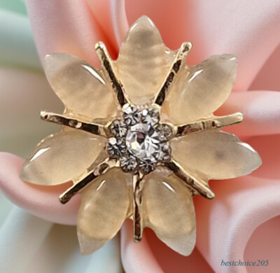JEWELLERY: Charming Flower Brooch Pin #1