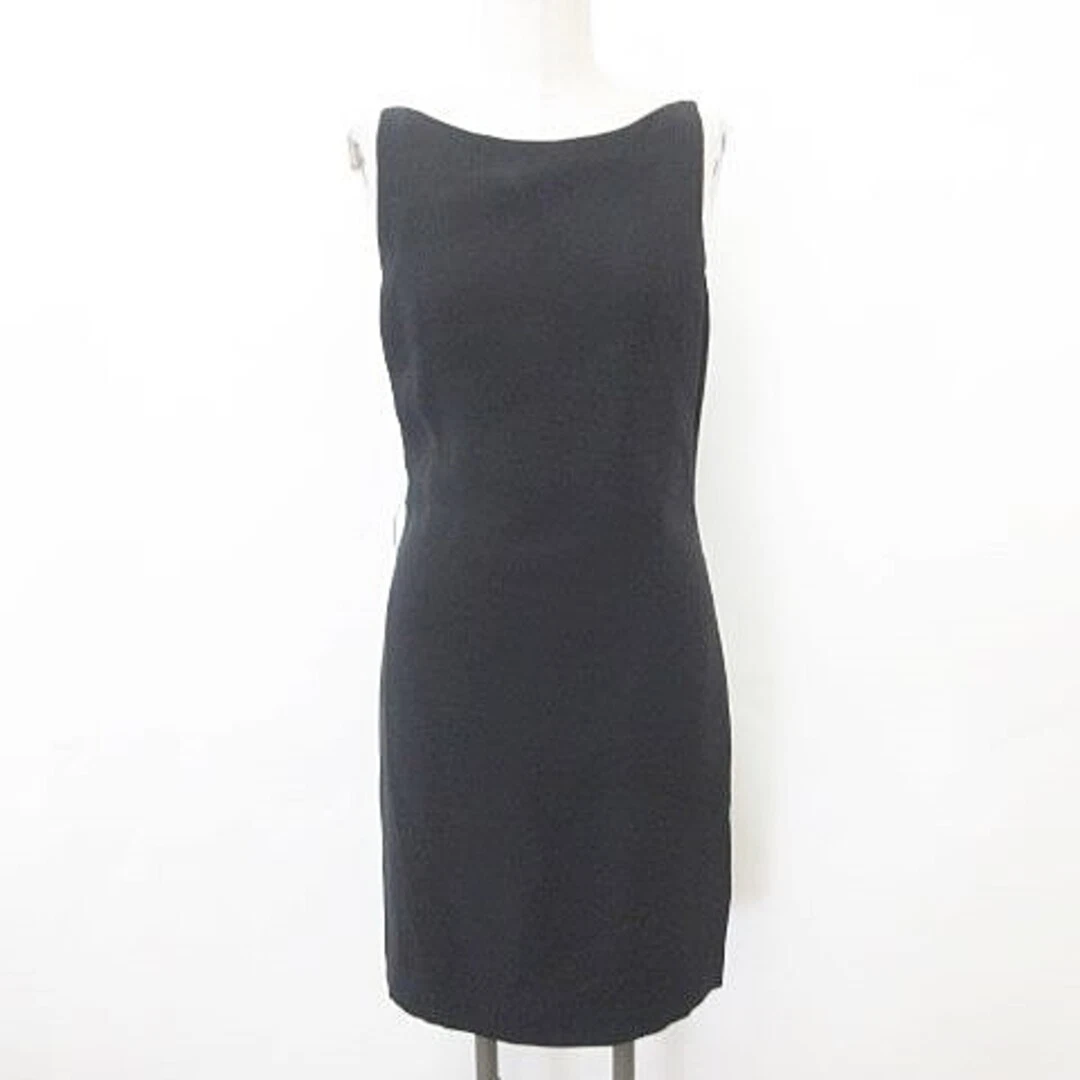 Robe Gucci sans manches serrée formelle col rond longueur genou soie noir 40 AA occasion