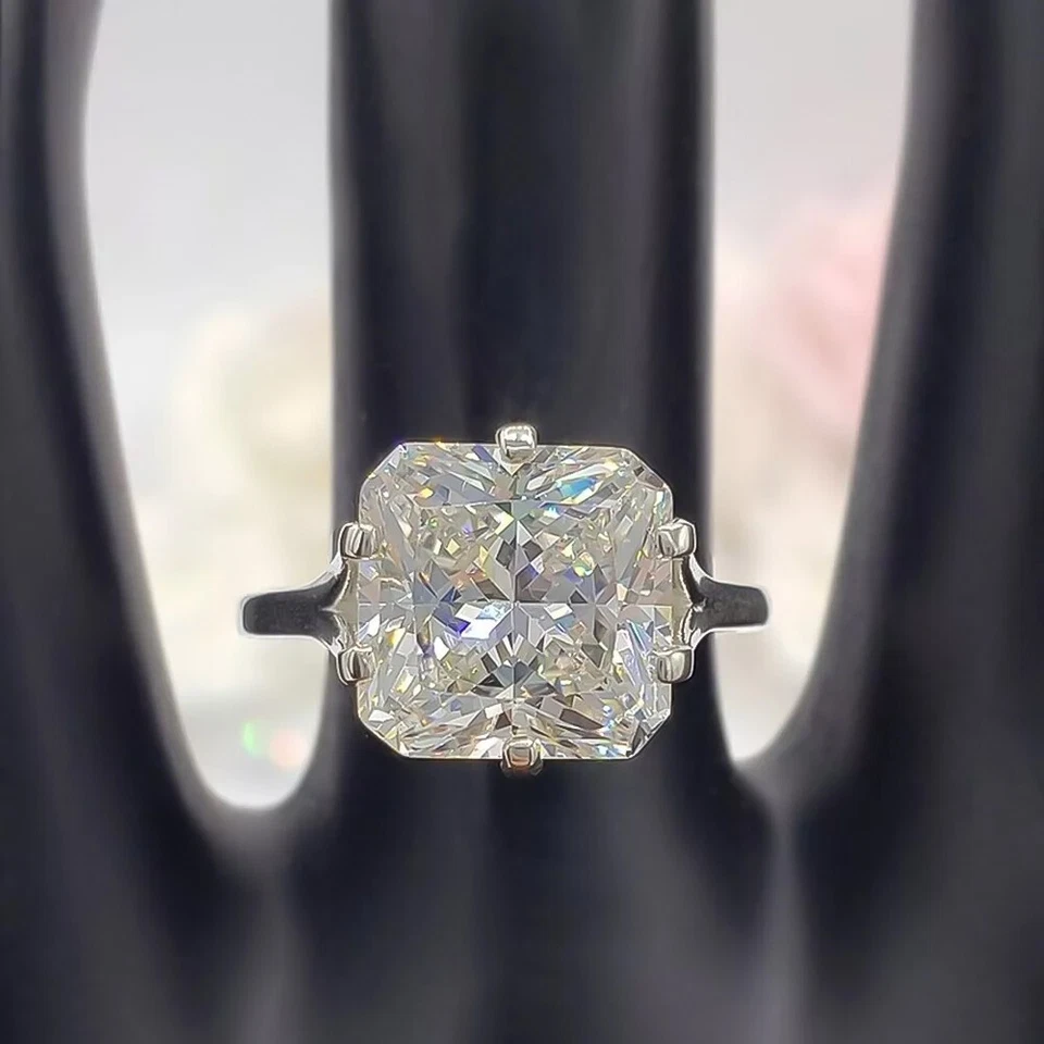 Anillo de plata 925 con diamantes cultivados en laboratorio de corte radiante certificado de 6 quilates gran brillo Foto 4 de 4