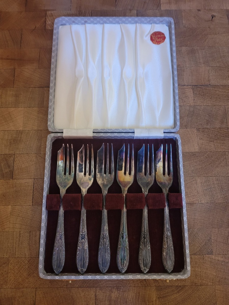 Yeoman Silver Plate Cake Fork Set Vintage Set Of Six w/ Case