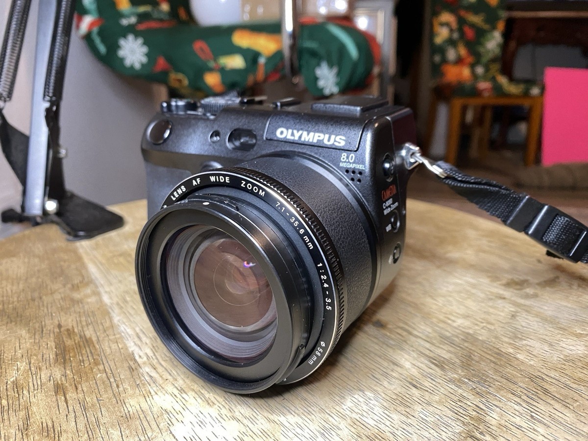 Olympus CAMEDIA C-8080 Digital Camera TESTED WORKS - NO CHARGER