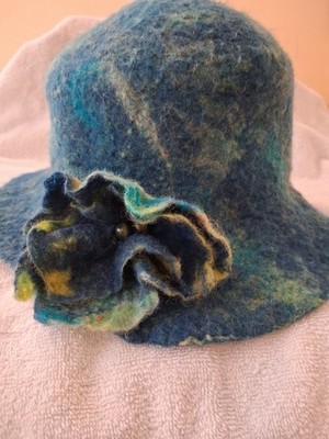 Womens Vintage Handmade Felted Wool Hat With Flower In Blue