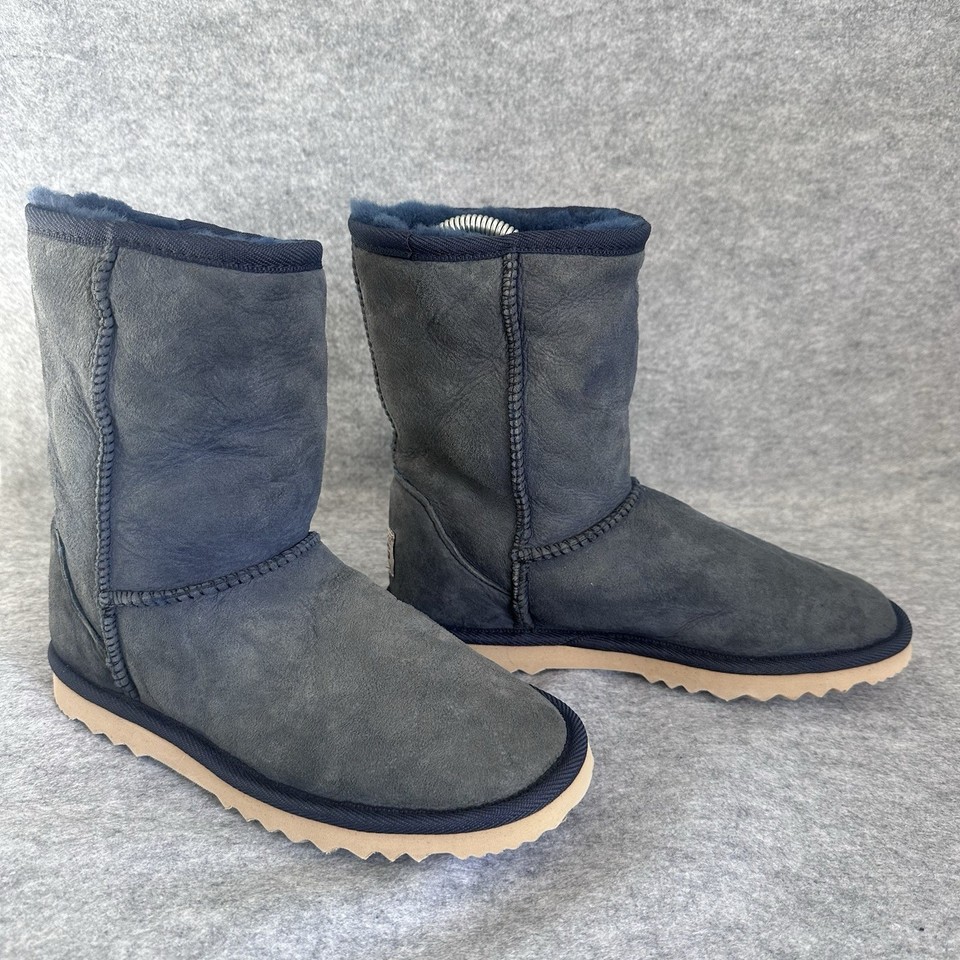 UGG Australia Womens Size 7/Men’s Size 5 Classic Lo Boot Navy Sheepskin Eva Sole