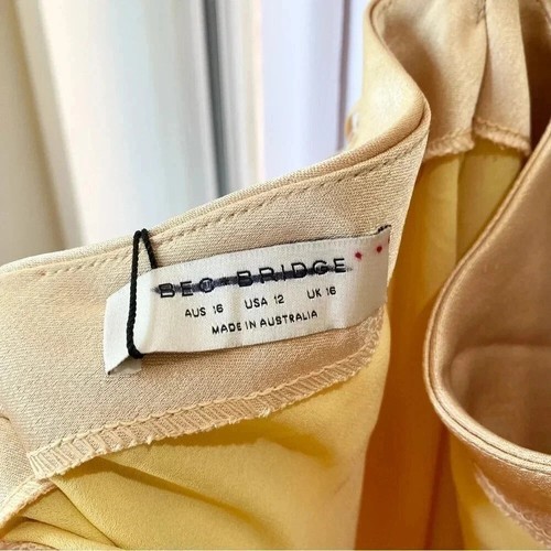 Nuevo con etiquetas Maxi Vestido Free People Bec & Bridge Carrie Halter Satinado en Oro Amarillo 12 - Imagen 11 de 16
