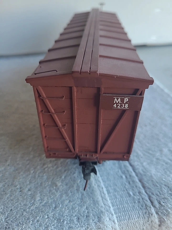 Missouri Pacific, 40' Box Car, Single Door w Roofwalk, RD# 4238 - Image 4 of 4
