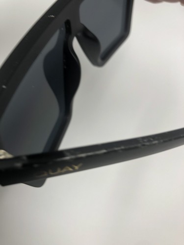 Quay Midsight 125 Sunglasses With Oversized Flat Top Design & Black Frame Read - Picture 4 of 16