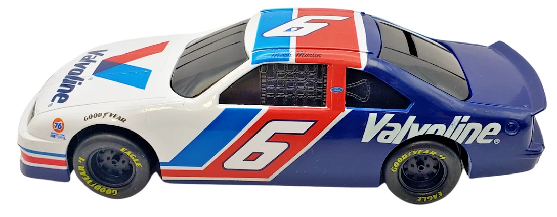 Racing Champions - NASCAR - Valvoline - #6 Mark Martin -1:24 Scale - Mint